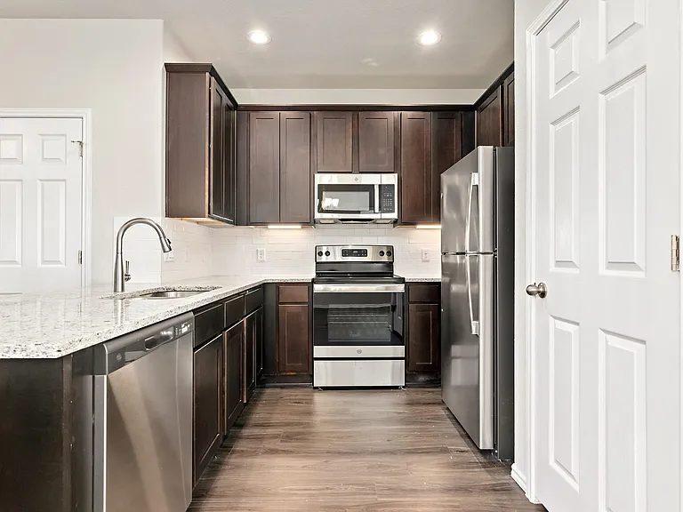 9204 Canyon Bnd #1 — Photo 4