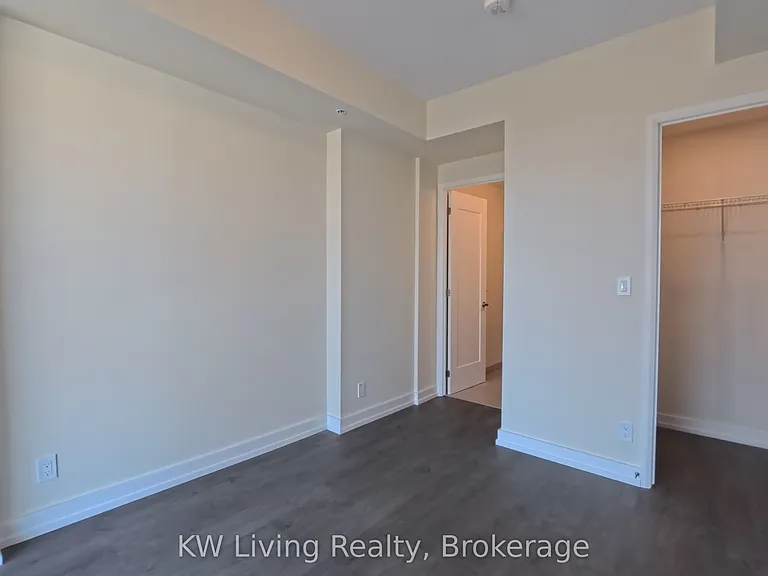 75 James St S #904 — Photo 18