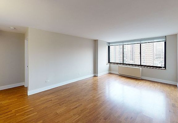 4th image of 175 E 96th St APT 22