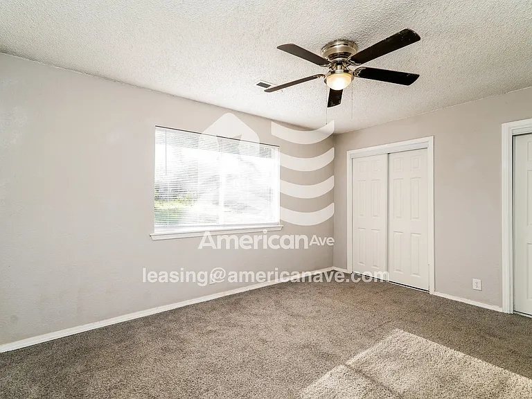 1610465_009_main_bedroom_8.jpg