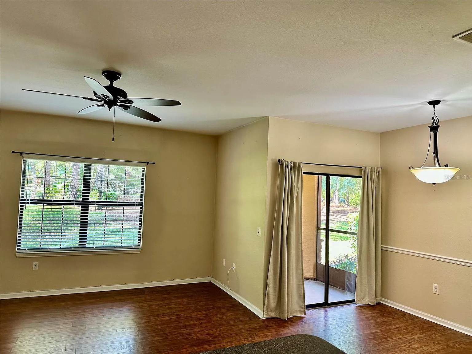 2 bed, 1034 sqft, $1,900 — Photo 4