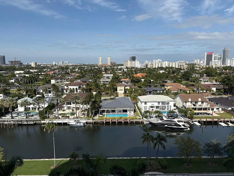 3600 Yacht Club Dr #1001