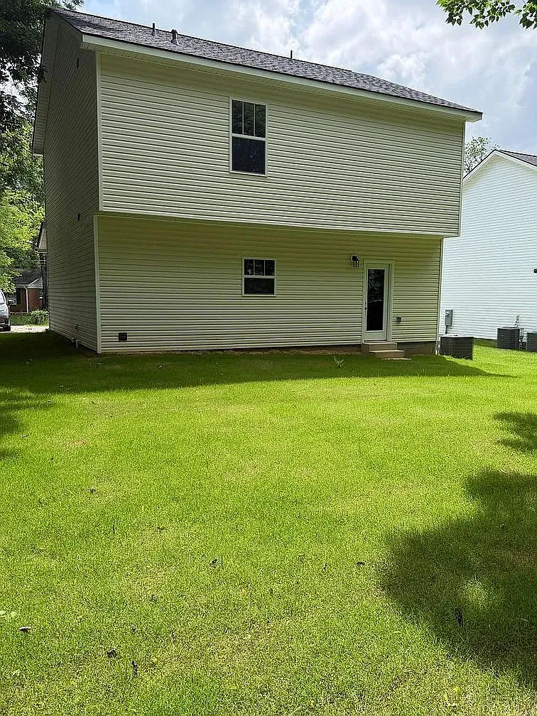 3 bed, 2.5 bath, 1732 sqft, $1,800 — Photo 2