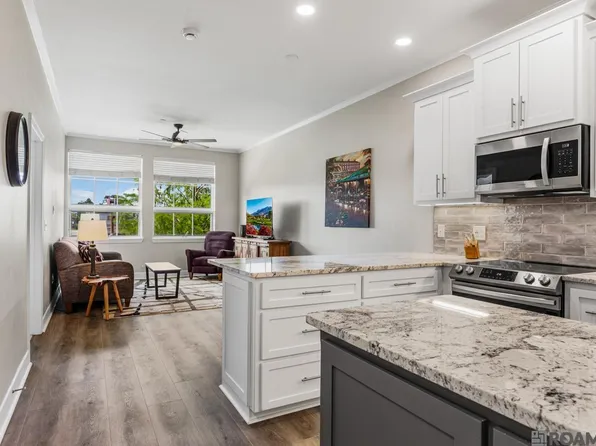 7707 Bluebonnet Blvd APT 204, Baton Rouge, LA 70810