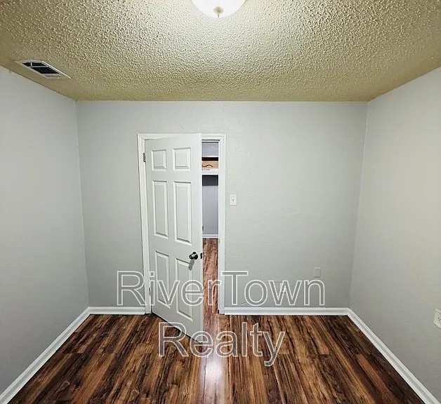 3046 Sinclair St — Photo 17