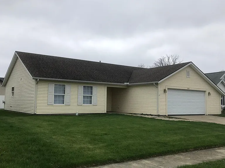 1036 Hornbeam Cir E — Photo 1