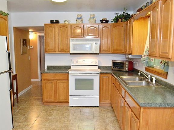5th image of 3029 Lake Vista Dr
