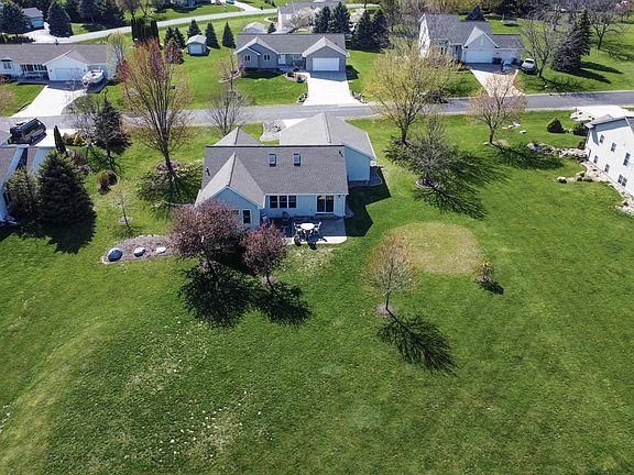 4th image of 6688 Parkway Dr