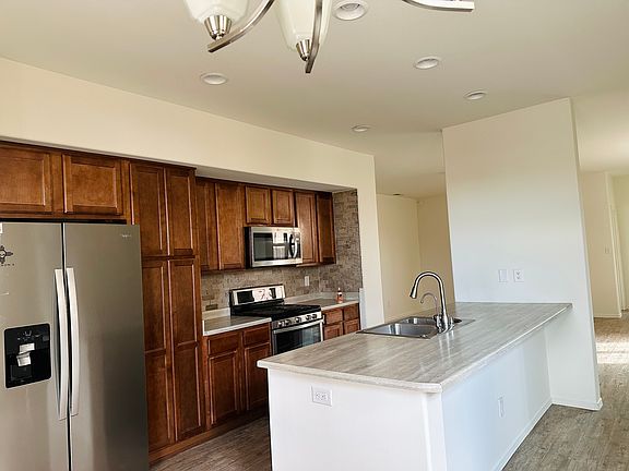 2nd image of 37 Oshara Blvd