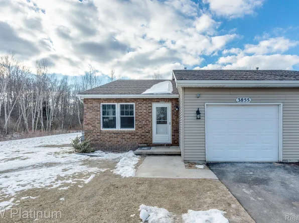 3819 Krafft Rd, Fort Gratiot, MI 48059