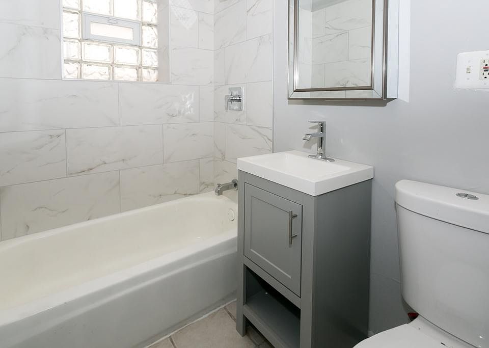 1st image of 4401 N Drake Ave #2