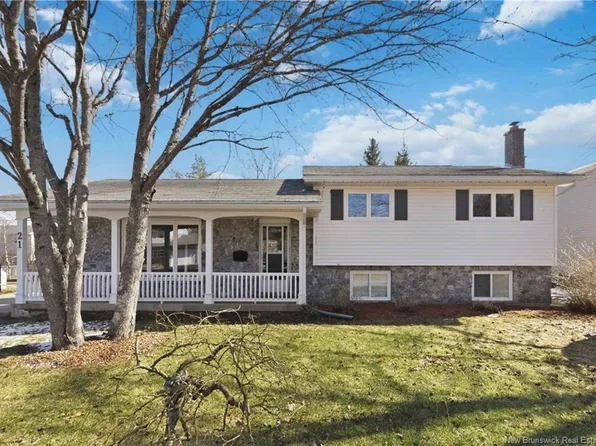 21 Cherry Ct, Riverview, NB E1B 4K5