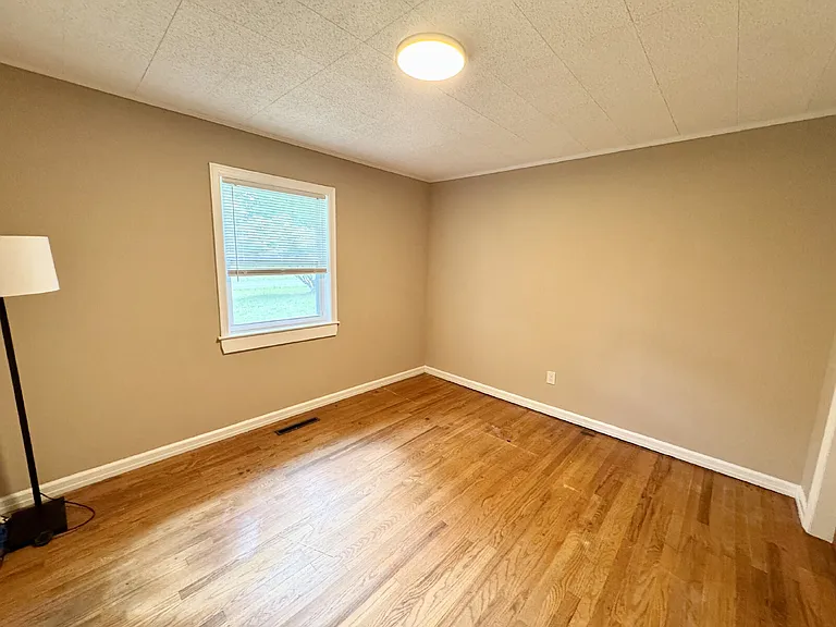 1202 Garden Cir — Photo 12