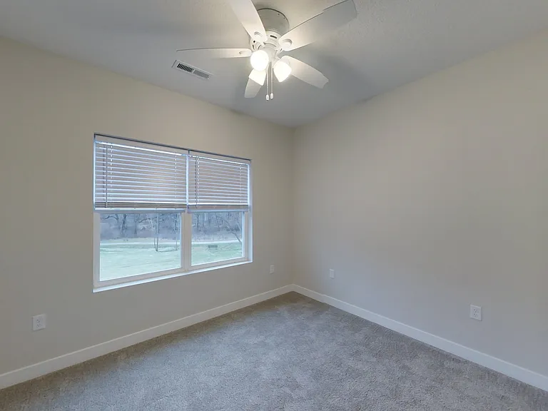 Creekview — Photo 31