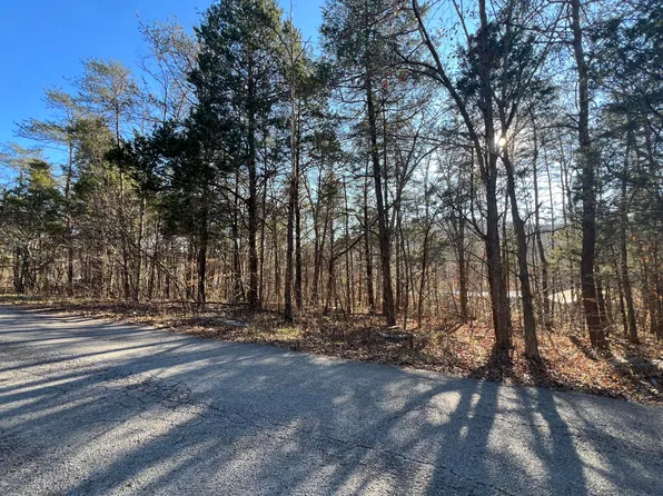 9-10 W Simcoe Dr, Somerset, KY 42501