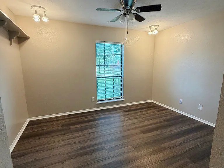 418 Woodcrest Way — Photo 9