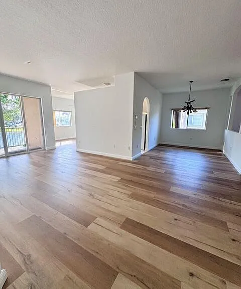 7842 Exeter Blvd E — Photo 1