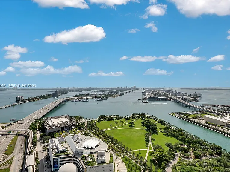 1100 Biscayne Blvd #3901 — Photo 28