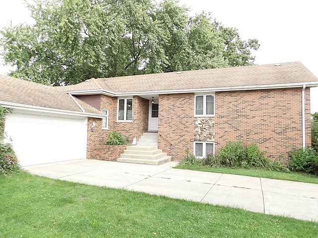 1st image of 11118 S Helena Dr