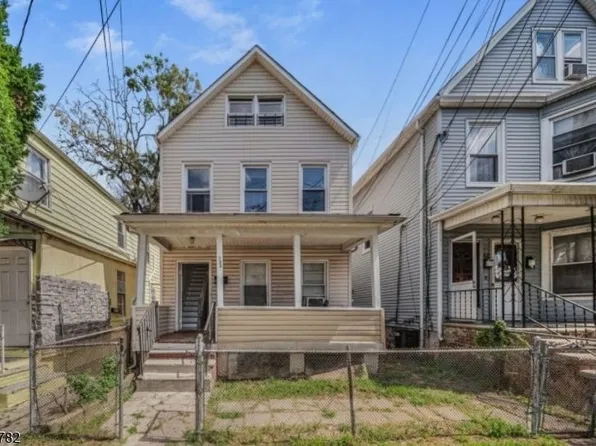 133 Smith St, Elizabeth City, NJ 07201