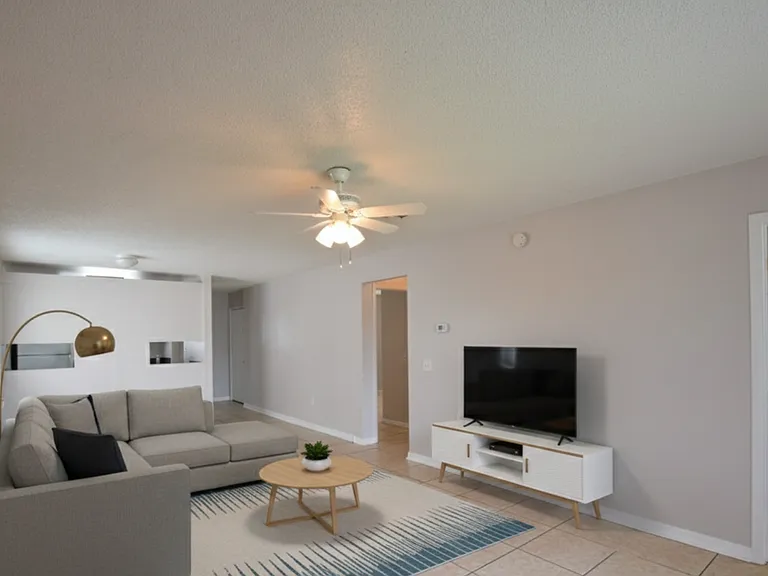 114 Cory Ln — Photo 7