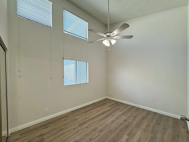 112 N Michigan Ave #9 — Photo 16
