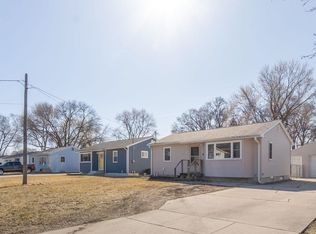 1633 Huntington Rd, Waterloo, IA 50701