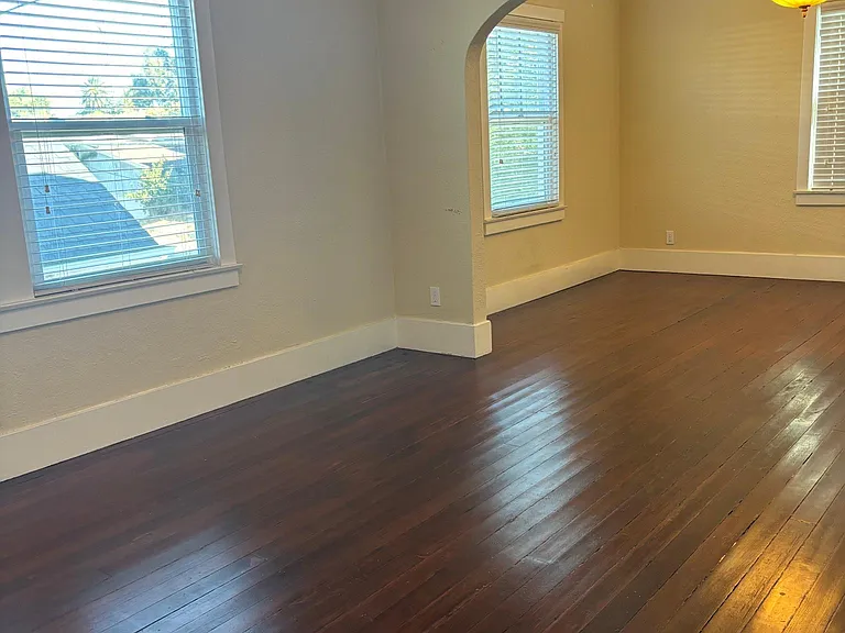 206 S 2nd St #7 — Photo 2