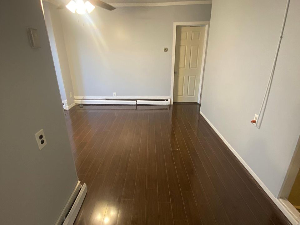 2nd image of 29 Oak Ave