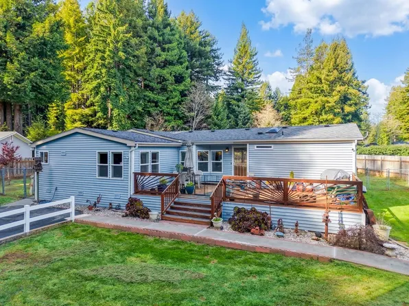 105 Staley Ln, Crescent City, CA 95531