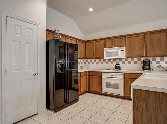 4th image of 5300 Crossvine Ln
