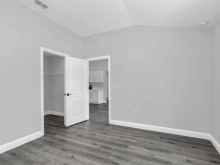 2 Dogwood Radl — Photo 9