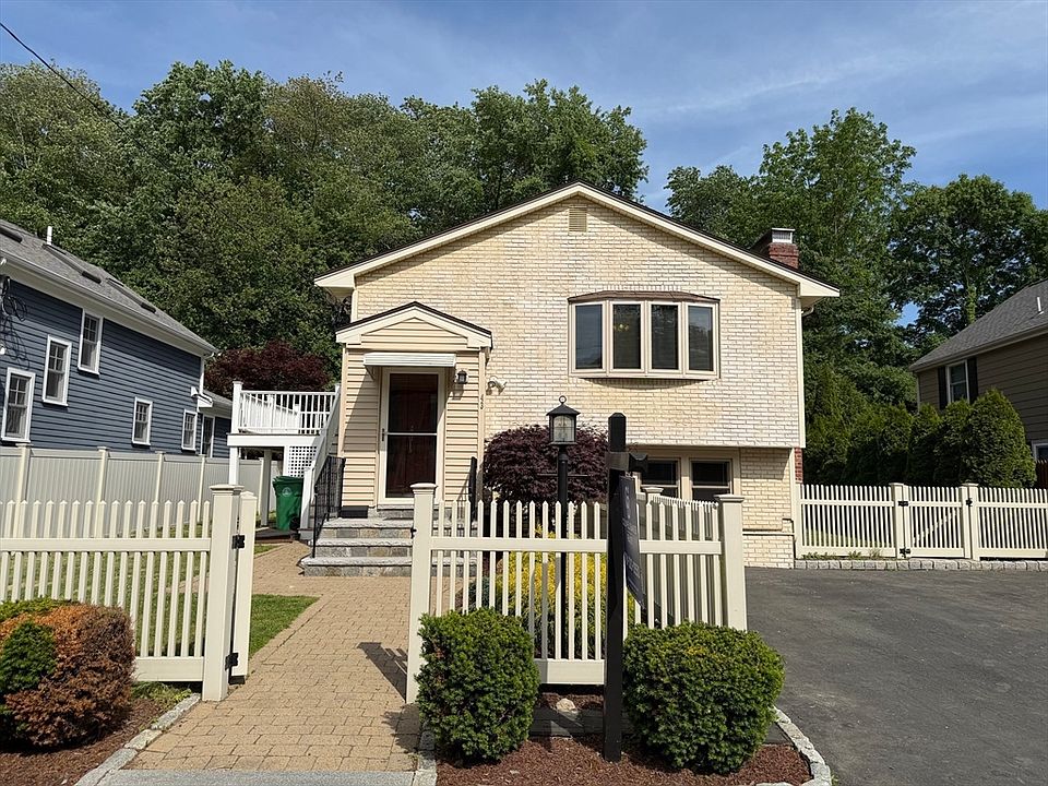 1st image of 43 Deerfield Ave