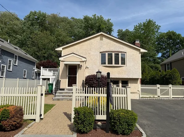 43 Deerfield Ave, Westwood, MA 02090