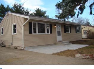 406 Hickory Ln, Mount Laurel, NJ 08054
