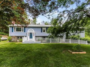 64 Lakeshore Dr, New Hartford, CT 06057