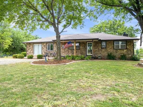 10518 SW Tawakoni Rd, Augusta, KS 67010