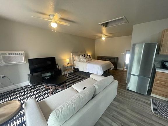 3rd image of 920 Camp Dr #A