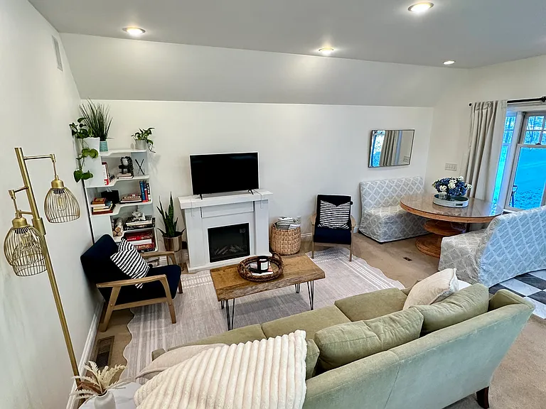 266 S Union St #C — Photo 8