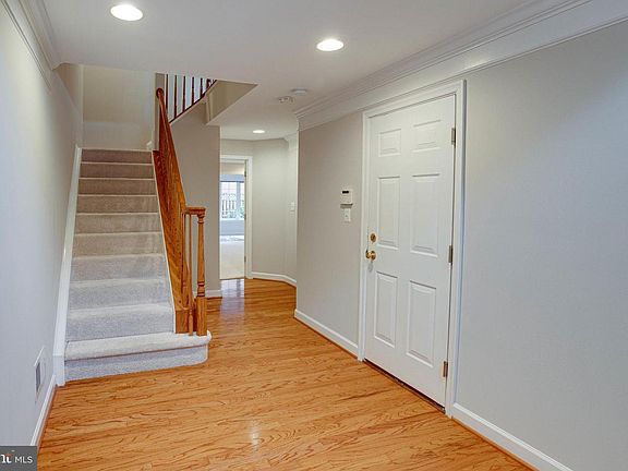 3rd image of 4221 Upper Park Dr