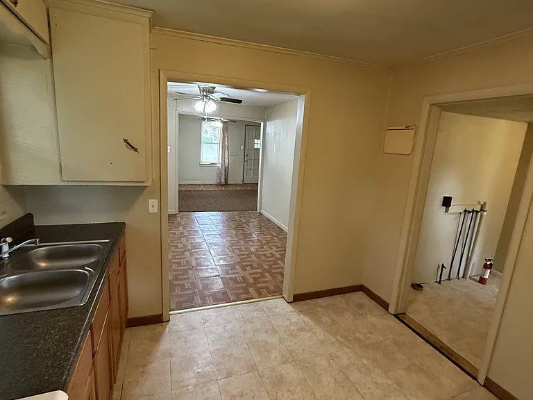 2134 N Norfolk Ave — Photo 3