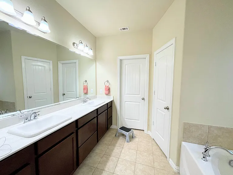 11513 Morrow Ln — Photo 20