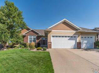 904 W Glen Eagle St, Sioux Falls, SD 57108
