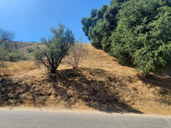 Hunstock St, Val Verde, CA 91384
