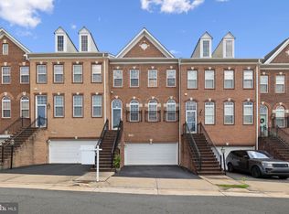 2455 Silk Ct, Herndon, VA 20171