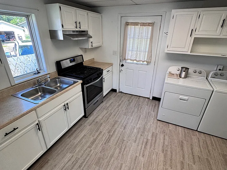 214 W Douglas St #214 — Photo 1