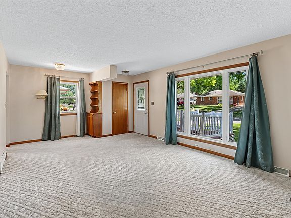 4th image of 1111 N D St