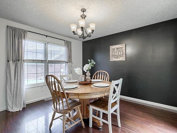 3rd image of 4413 Fairbairn Ct