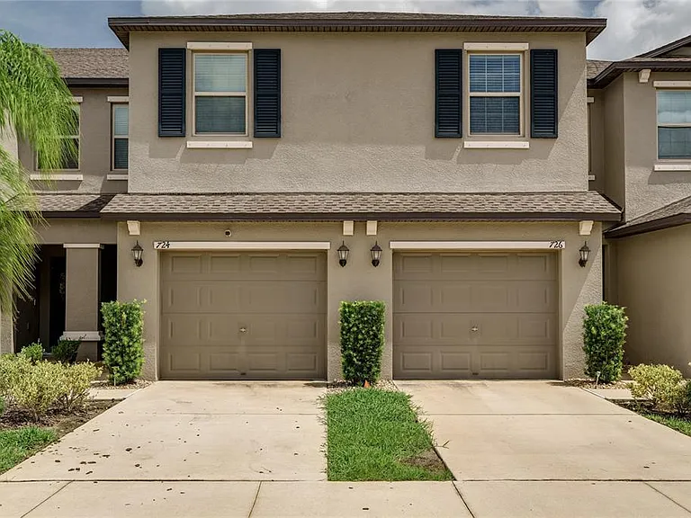 724 Royal Empress Dr — Photo 37