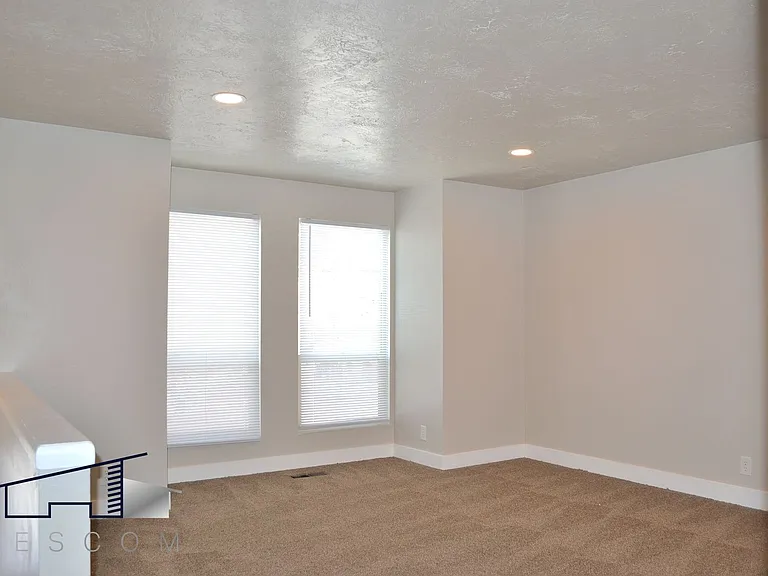 Main St Duplex — Photo 8
